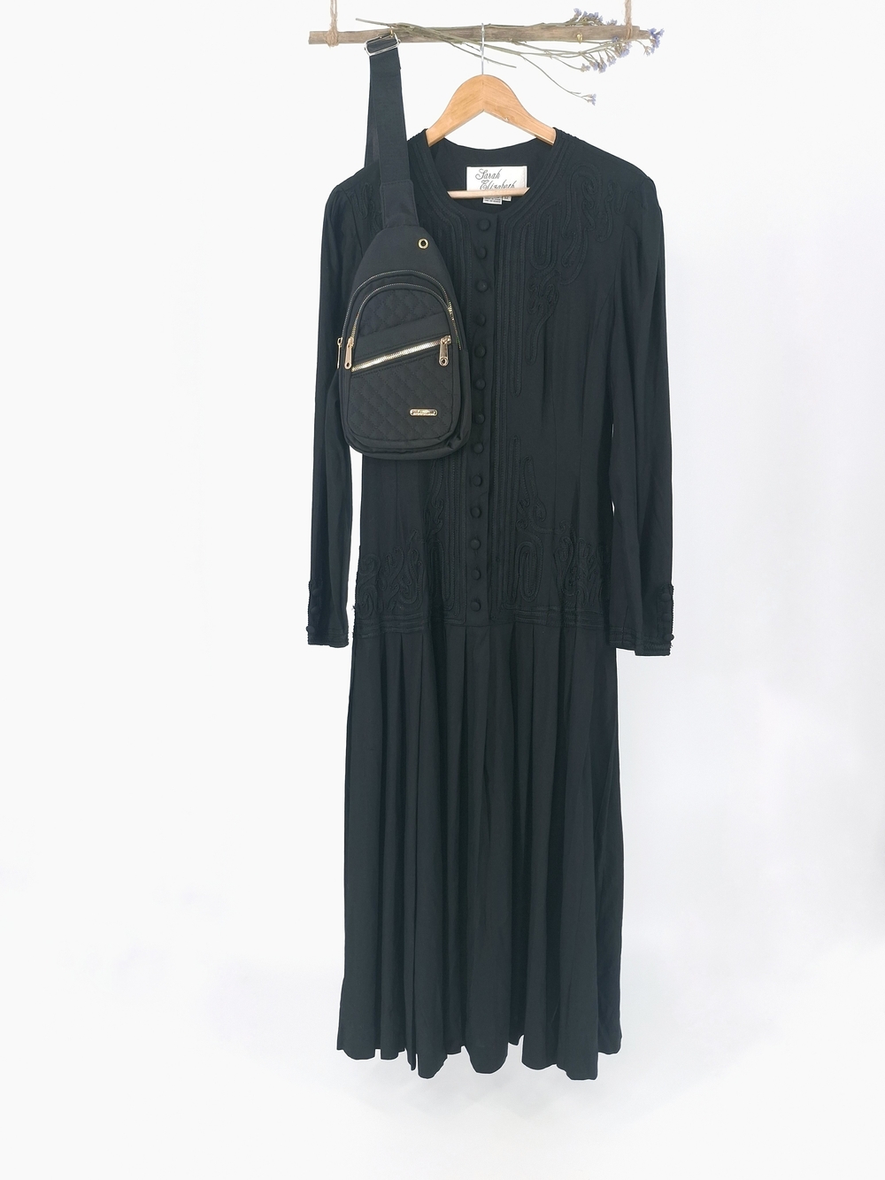 ✨Vintage 90s Sarah Elizabeth Black Embroidered Pleated MaxI Dress Size 12✨